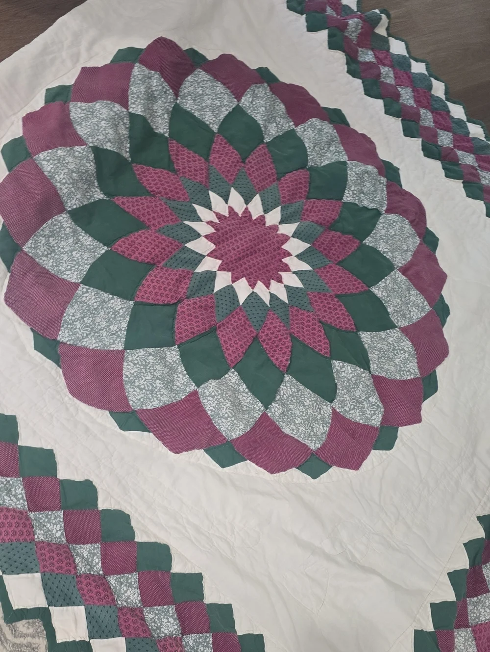 Plum & Green Floral Medallion Quilt - Classic Patchwork Design 81